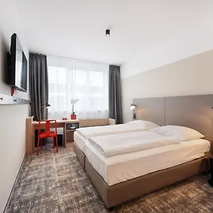 Wyndham Garden Messe 4* München